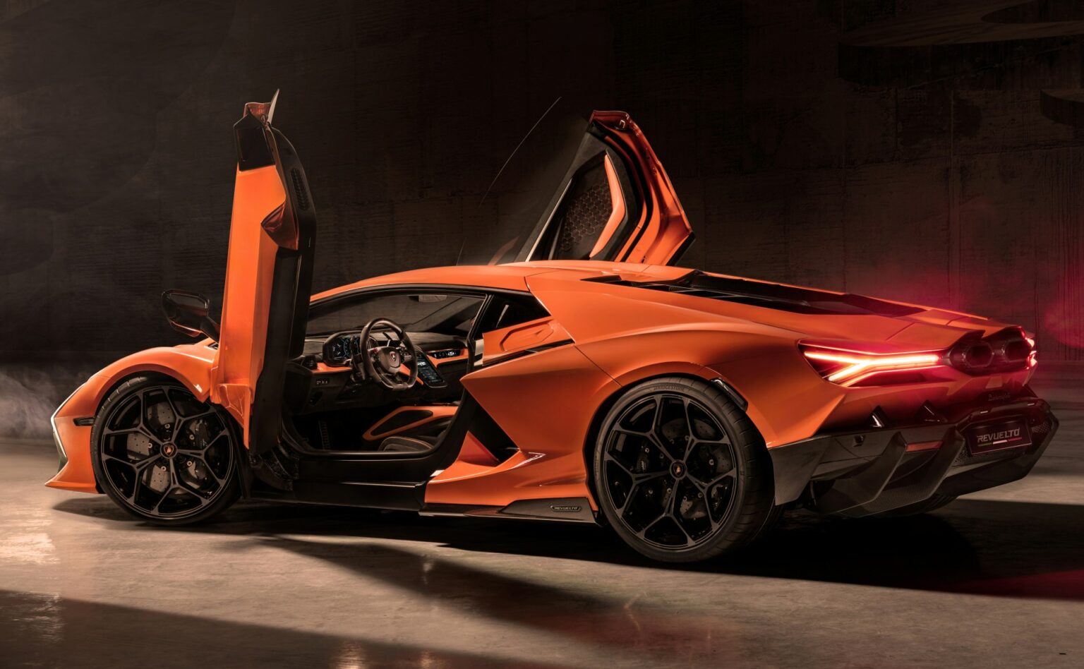 https://www.carwizard.co.th/wp-content/uploads/2023/04/1100-Lamborghini-Revuelto-0016-1536x948.jpg