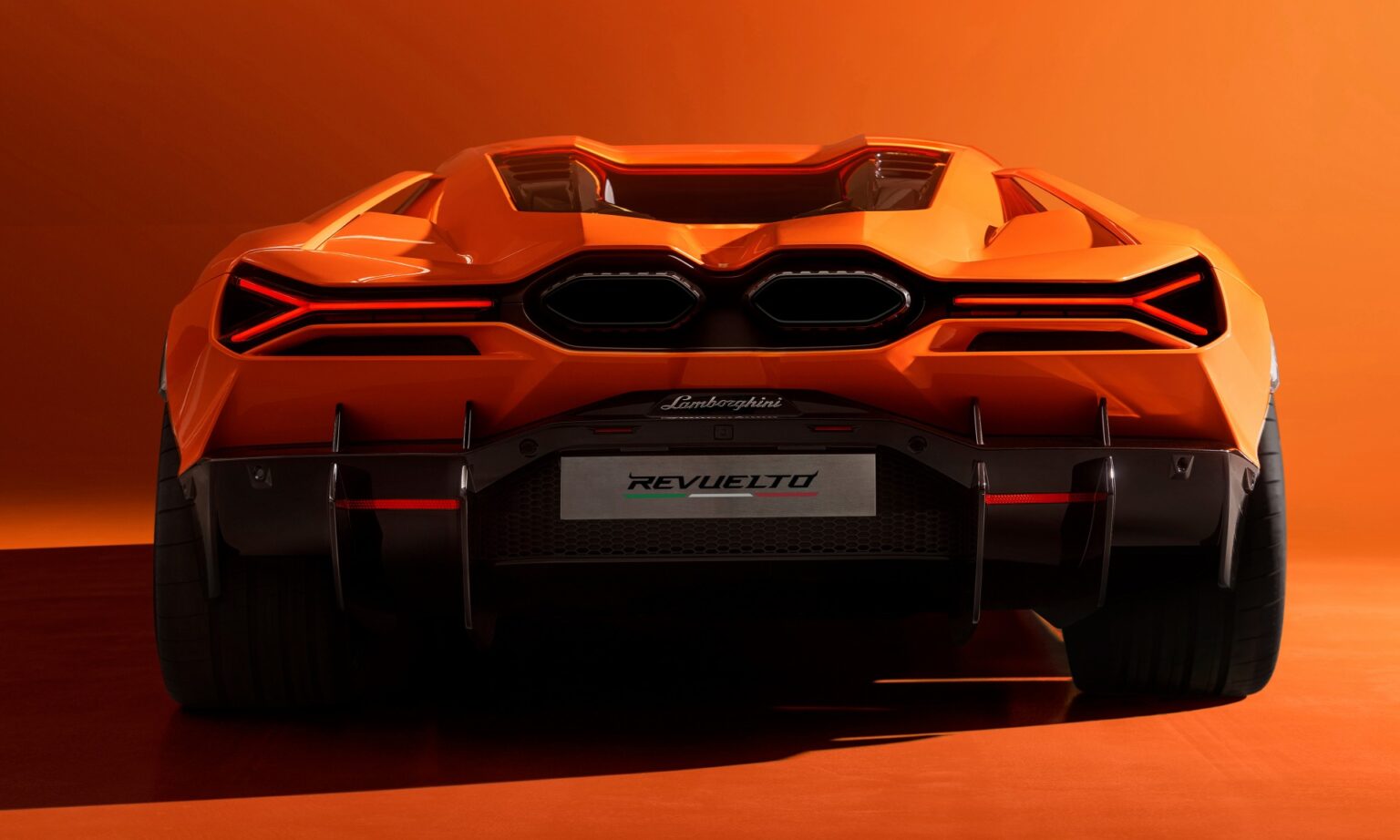 https://www.carwizard.co.th/wp-content/uploads/2023/04/1100-Lamborghini-Revuelto-0019-1536x922.jpg