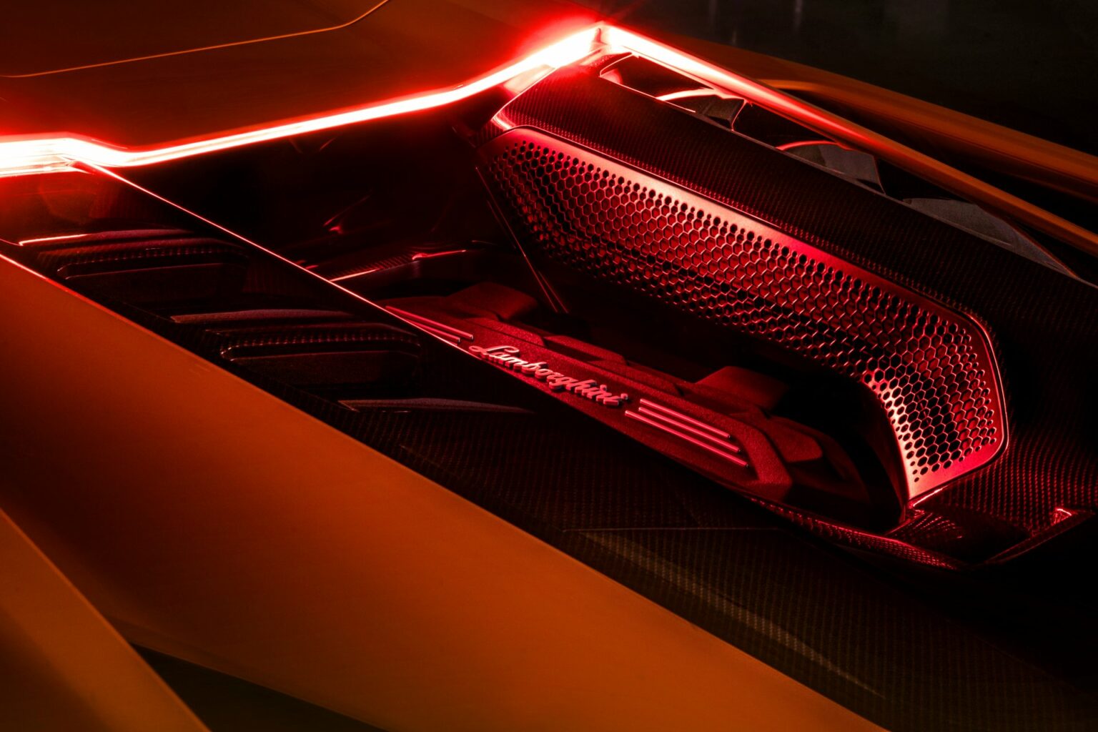 https://www.carwizard.co.th/wp-content/uploads/2023/04/1100-Lamborghini-Revuelto-0038-1536x1024.jpg