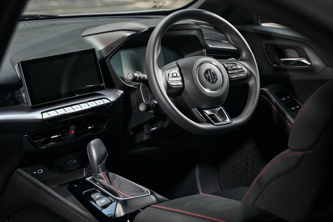 MG เปิดตัว New MG5 10th Anniversary Special Edition รถยนต์สปอร์ตคูเป้ ...